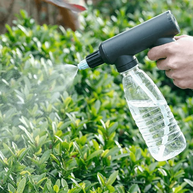 Handheld electric watering can rechargeable alcohol disinfection household liquid watering can watering garden watering flower watering can sprayer