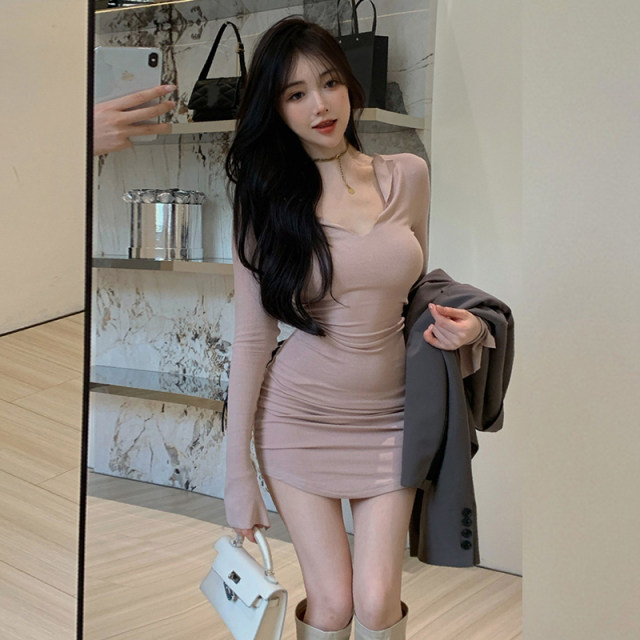 2025 spring new base skirt hot girl short skirt nightclub V-neck pleated slim hip-pack sexy dress for women