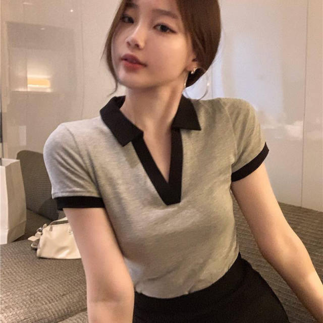 Large size 300jin [Jin is equal to 0.5 kg] V -neck short -sleeved T -shirt female ins in summer slimming, thin and covered short polo collar bottom shirt
