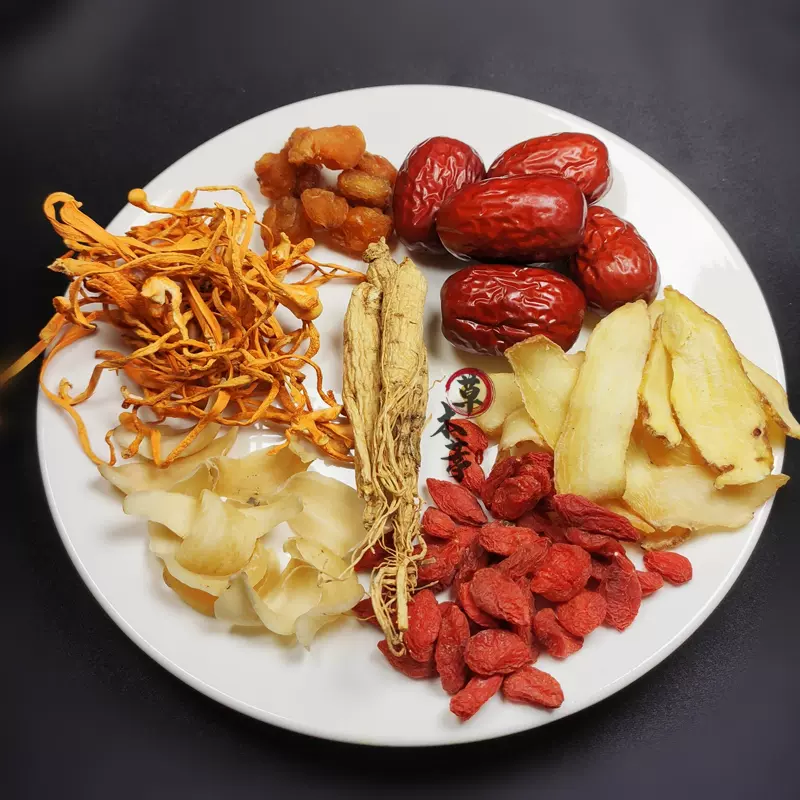 花胶人参虫草花当归排骨炖鸡煲汤术后健脾营养药膳 花胶人参虫草花当归排骨炖鸡煲汤术后健脾营养药膳