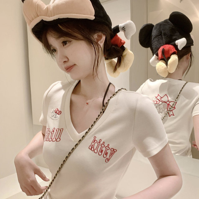 
Fat mm hollow embroidery kitty cat V-neck front shoulder short sleeve T-shirt for women summer slim short chic Korean top