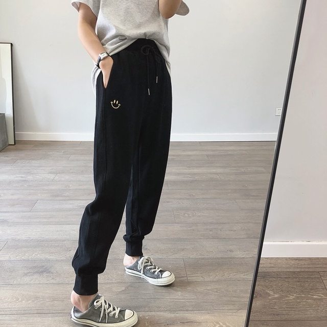 Large size smiley face embroidered loose sports trousers for women in autumn and winter new style 200Jin [Jin equals 0.5 kg] slimming legs Harun casual trousers