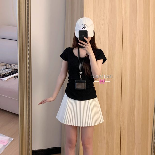 Soft//Spring and summer miu-style girl's high waist suit pleated short skirt makes her look slim and small commuter organ skirt
