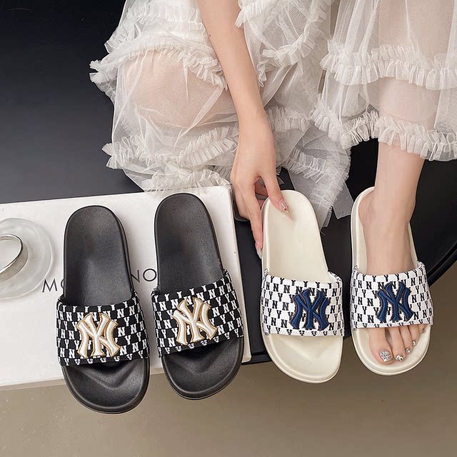 New slippers for women summer trendy exterior embroidery ny Korean version beach outdoor 2025 couple anti-slip internet celebrity one-slip stroke