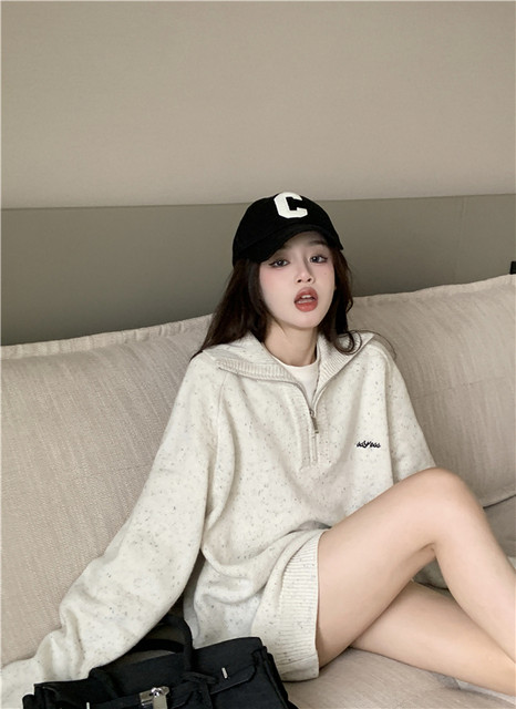 Niche design high-end semi-zipper lazy style sweater for women in autumn and winter loose retro soft Korean knitted top