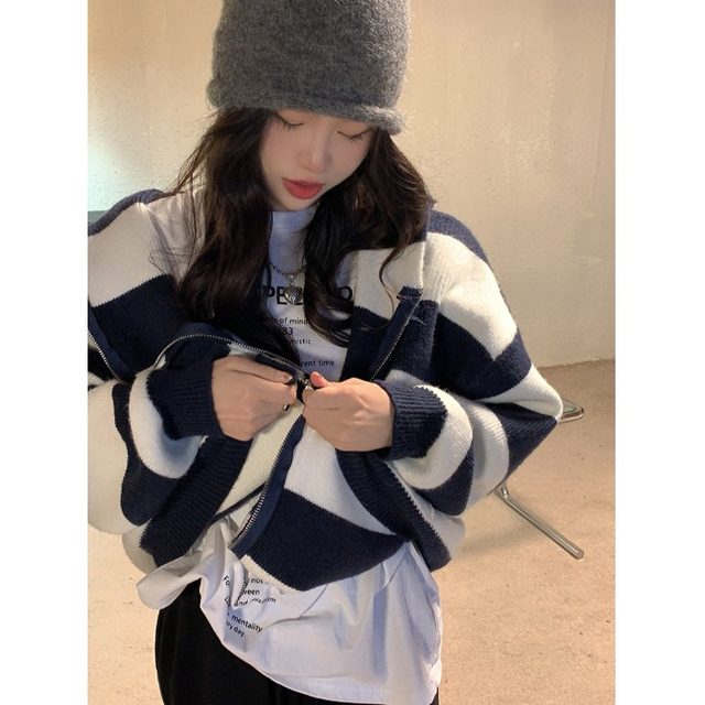 Lazy style hooded sweater jacket for women in autumn and winter 2025 new gentle Korean loose striped knitted cardigan top