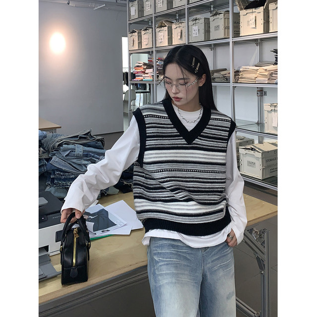 SIXI Sixi Home Autumn Long Island Pier Retro Striped Knitted Vest Women Loose Laminated Silhouette Vest