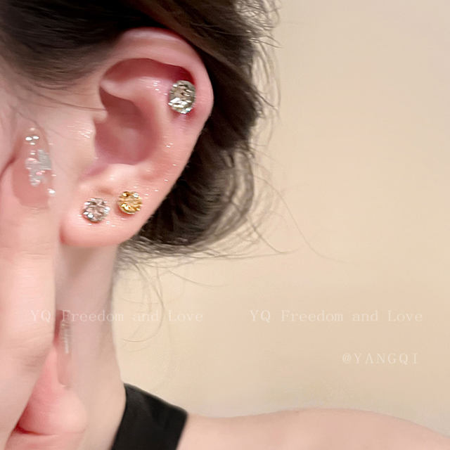 Colorful flashing beautiful light luxury earrings for women 2025 new hot style high-end ear bone nails for pierced ears earrings