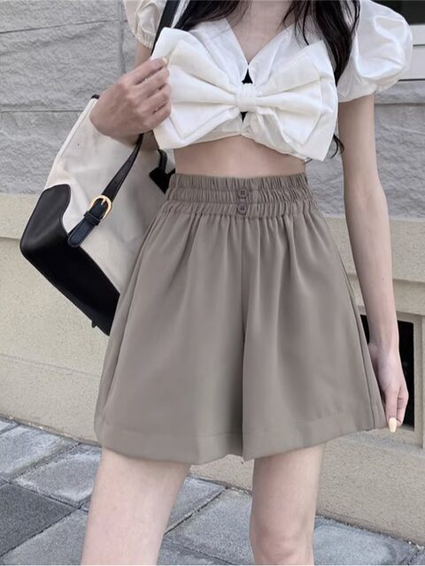 Black suit shorts, women in summer, thin waist, thin, loose casual small, ice silk large size A -line 5 five -point pants