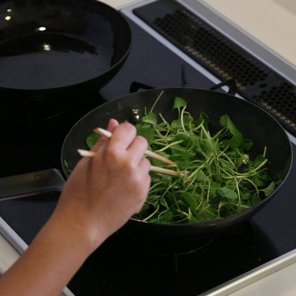 Japanese Yamada Industry Institute made an iron pot and fried pan, the pan, the pan, non -stick pan, no coating, cooked iron frying pot
