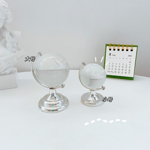 Mini globe creative simple and cute ins girl heart desktop decoration crystal glass ball small gift ornaments