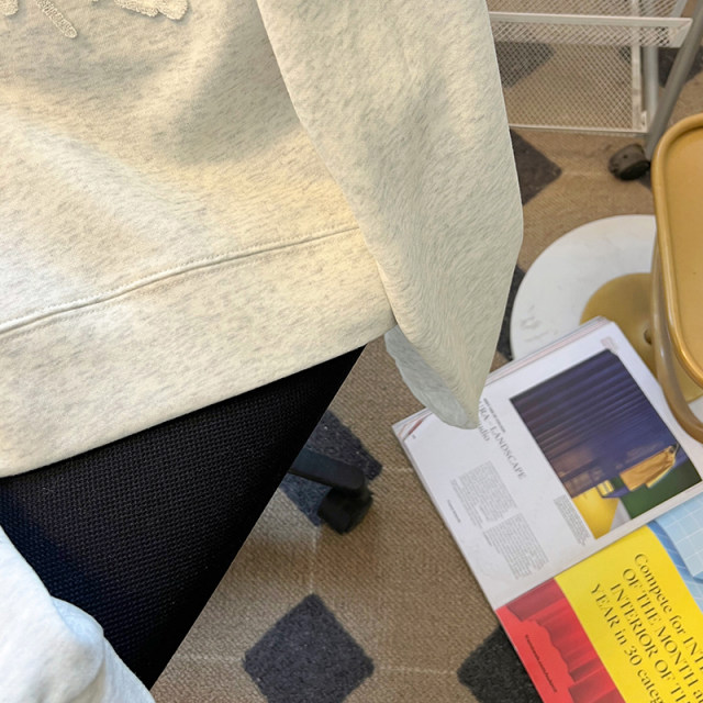 Little C home solid color sports and casual small short top for women 2025 spring fashionable round neck sweatshirt trend
