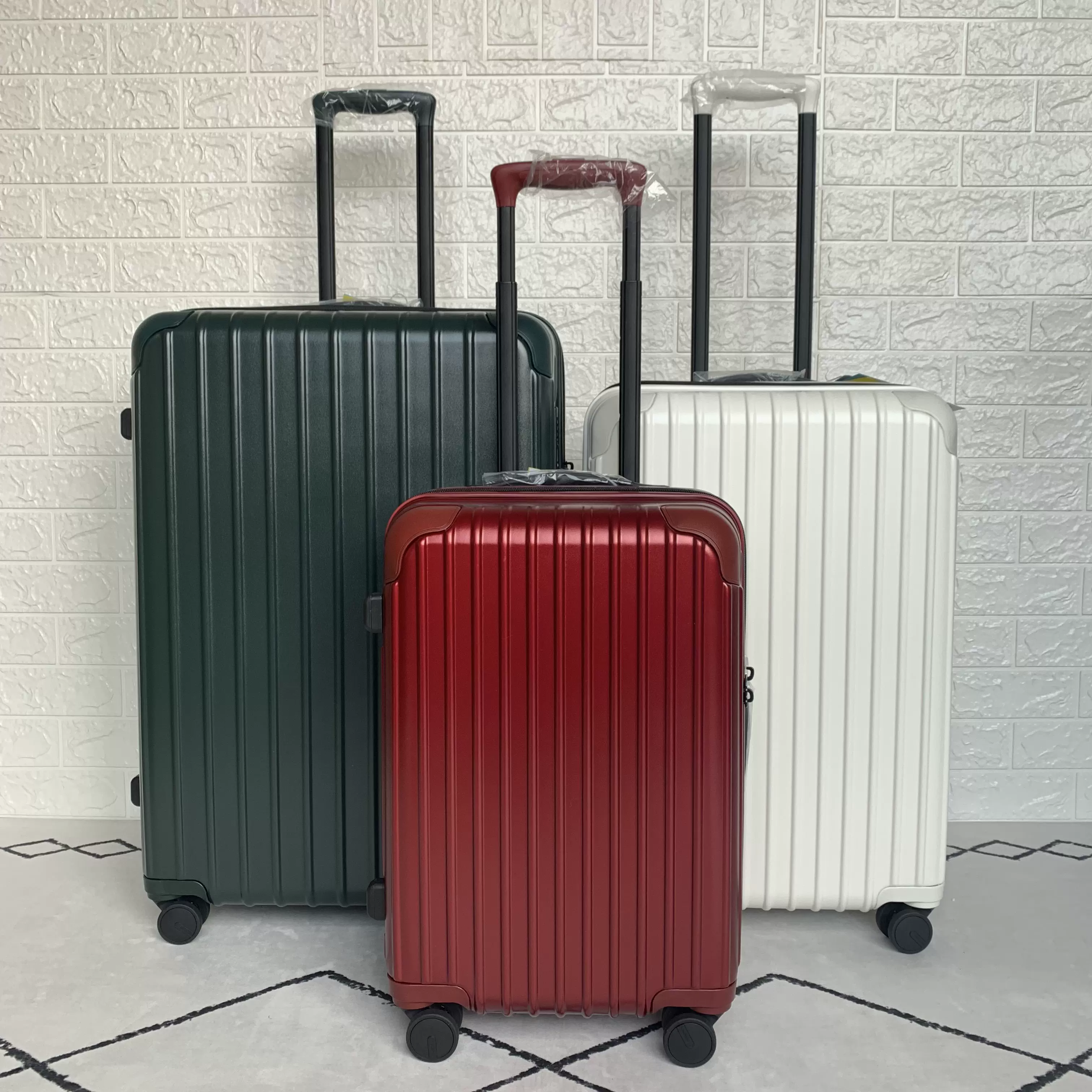 经典色旅行箱 新人首单立减十元 2021年11月 淘宝海外