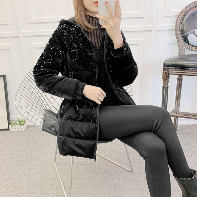 Women's plus size down jacket, street-level cotton jacket, women's thickened and versatile Hong Kong style fat mm sequin embroidered down jacket trendy