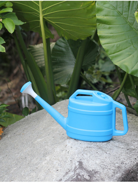 Thickened watering pot household flower watering can plastic long mouth shower pot gardening watering pot flower watering pot large vegetable watering pot