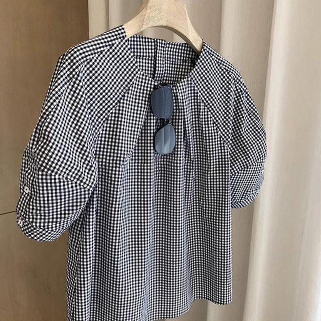 Fat mm large size 300 Jin [Jin equals 0.5 kg] New French niche design sense five-point sleeve T-shirt for women in summer loose plaid top trendy
