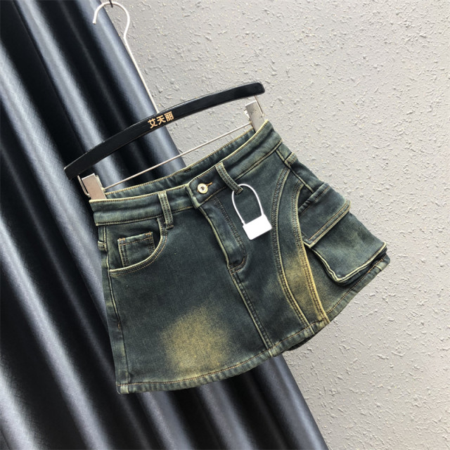 Asymmetric hot girl niche plus velvet thickened denim skirt for women 2025 autumn and winter new casual hip-pack short skirt