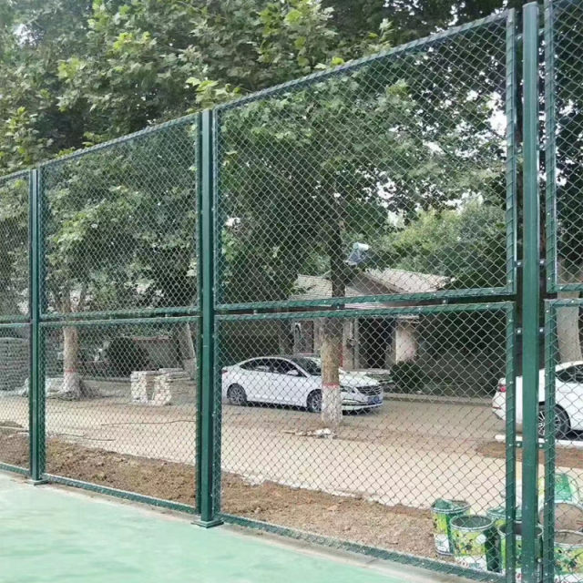 
Field fence nets School basketball court fence football field fence stadium fence barbed wire isolation protective net