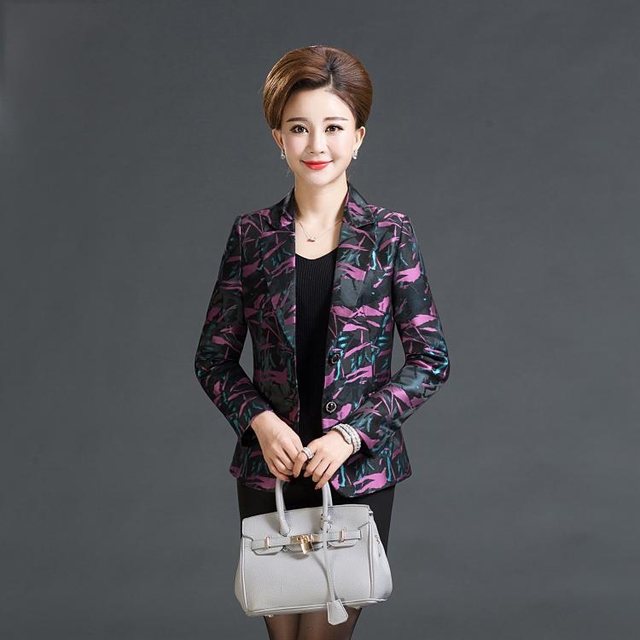 2025 Spring and Autumn Middle-aged and Elderly Jackets Small Suits Fashion Slim Middle-aged Women Short Suit Top Slim Mother's Outfit
