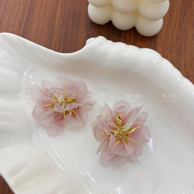 Pink Organza Petal Earrings 2025 New Niche Design Temperament Earrings Super Fairy Holiday Flower Earrings