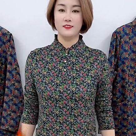 Autumn and winter Internet celebrity new fashionable print classic high-end retro loose middle-aged and elderly mothers wear plush warm top