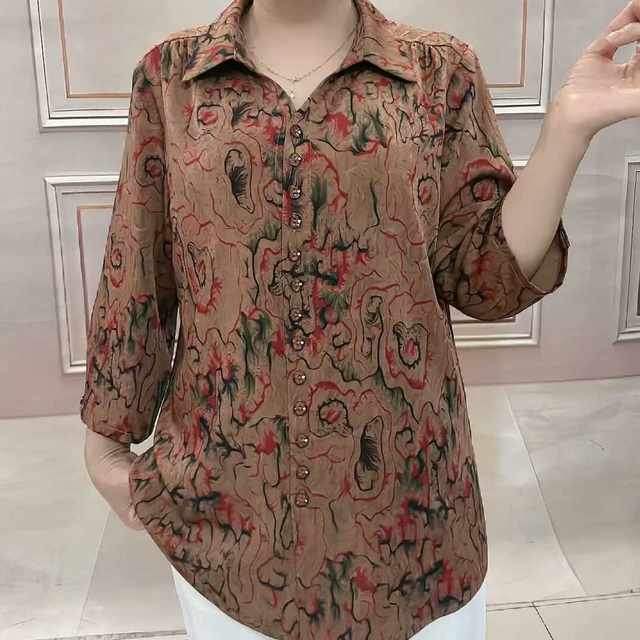 Summer Internet celebrity new style of meat covering retro floral loose large size lapel and quarter sleeve casual commuter mother top
