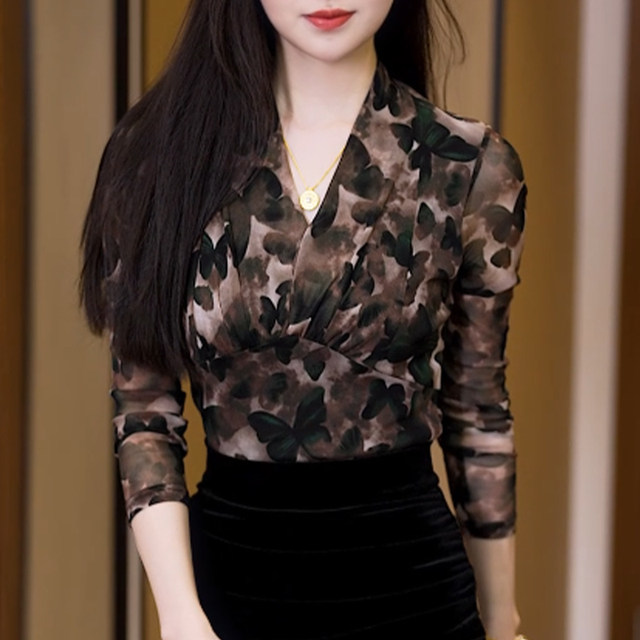 Double-layer mesh printed long-sleeved T-shirt for women in spring and autumn new high-end V-neck base shirt slim-fitting slim top shirt
