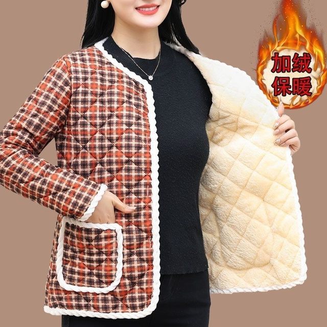 2024 new style small fragrant cotton-padded jacket for women, winter short velvet warm cotton coat for outer wear, fashionable jacket for young and middle-aged people