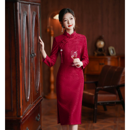 Hei-Ghin's wedding dress 2023 new autumn and winter cheongsam mother dress noble young man red plush