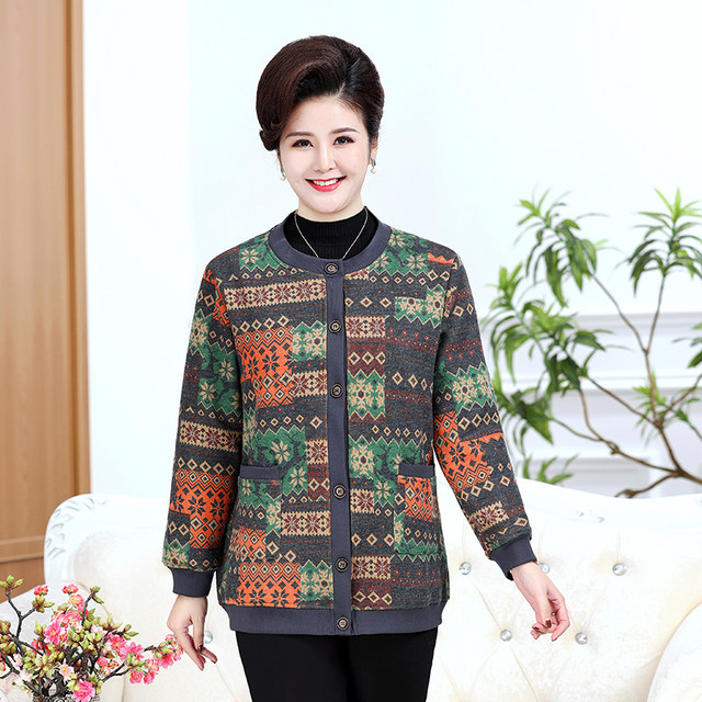 Fatty cardigan sweater for women's coat in autumn and winter, wearing a wool sweater for the elderly, plus velvet thickened mother, plus fat and larger size