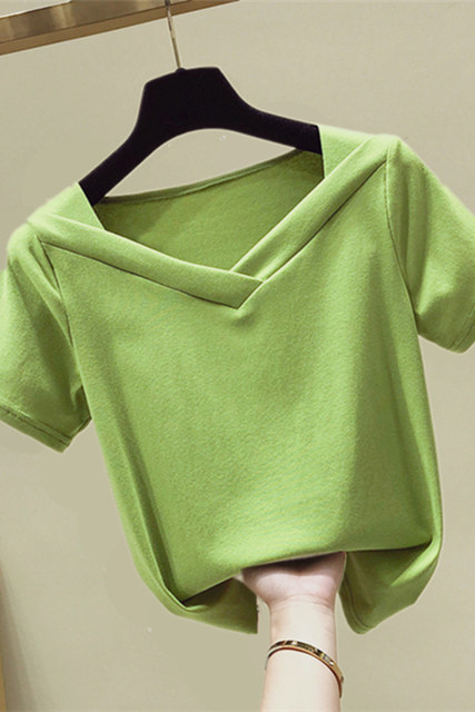 Green V-neck slim short-sleeved women's T-shirt 2025 summer new Korean version white half-sleeved ins internet celebrity short top
