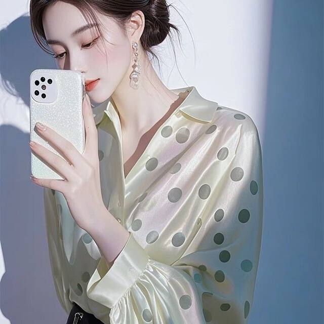 Brand discount store counter withdrawal cabinet white polka dot satin shirt women's unique and beautiful waist-hugging shirt high-end feeling
