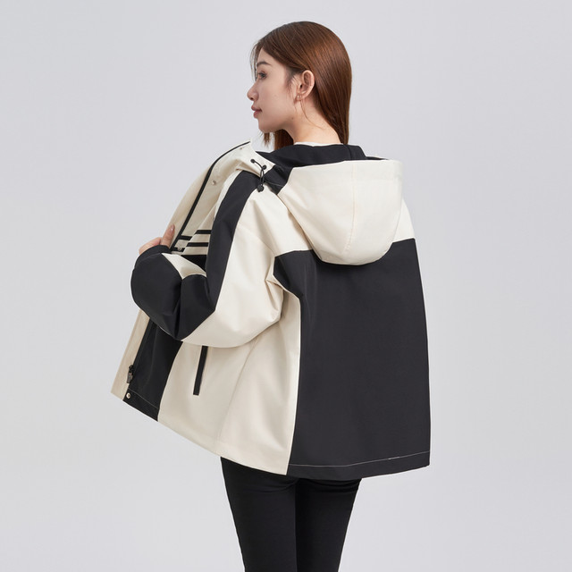 Xuezhongfei 2025 spring hot sale women's short hooded down jacket removes the inner liner one-on-three-wear splicing workwear