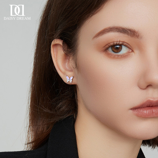 Medical titanium steel butterfly earrings for women exquisite super flash diamond titanium alloy earrings high-end ear piercing cold wind ear decoration
