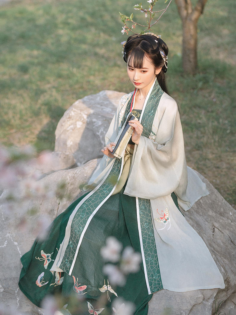 钟灵记汉服遇蝶对襟长衫汉服褙子宋制齐腰配宋抹吊带套装日常春夏