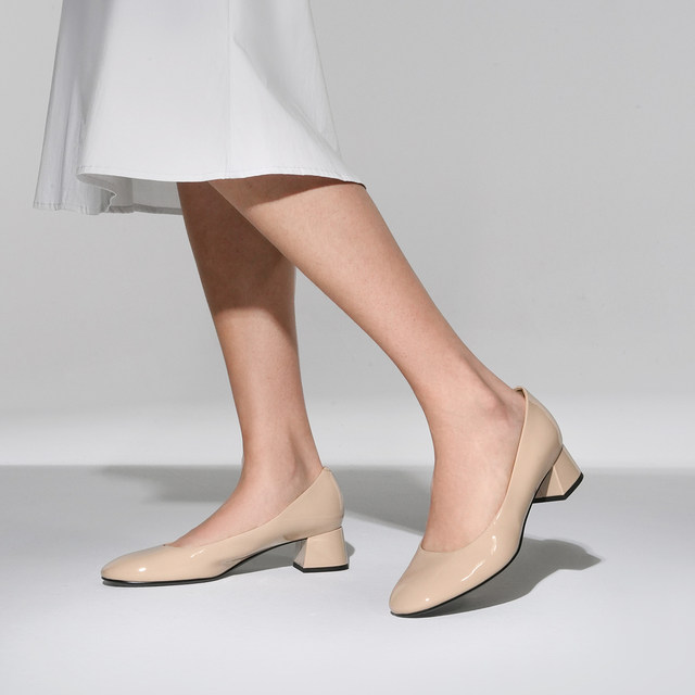 
CHARLES/KEITH autumn and winter women's shoes CK1-61720208 shiny round head shallow mouth thick heel commuting single shoes for women