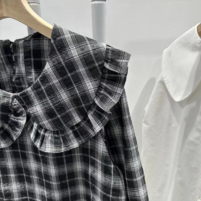 Early autumn new women's black and white plaid thin foam cotton doll collar nine-point sleeve age-reducing cotton women's top is large size