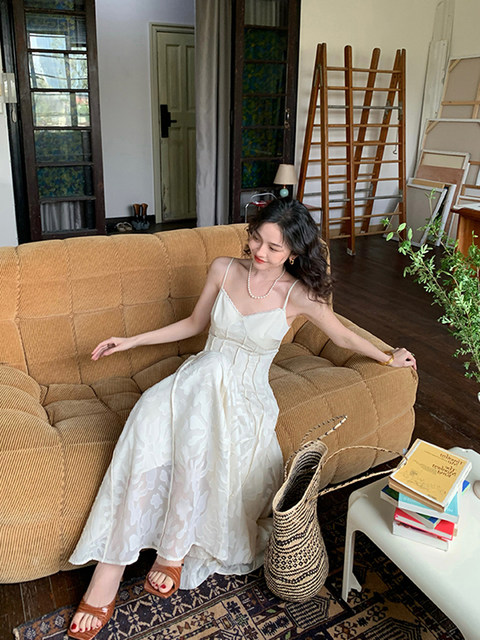 2025 summer large size women's clothing fat mm temperament retro big sway French lace waist-hugging slim long sling skirt