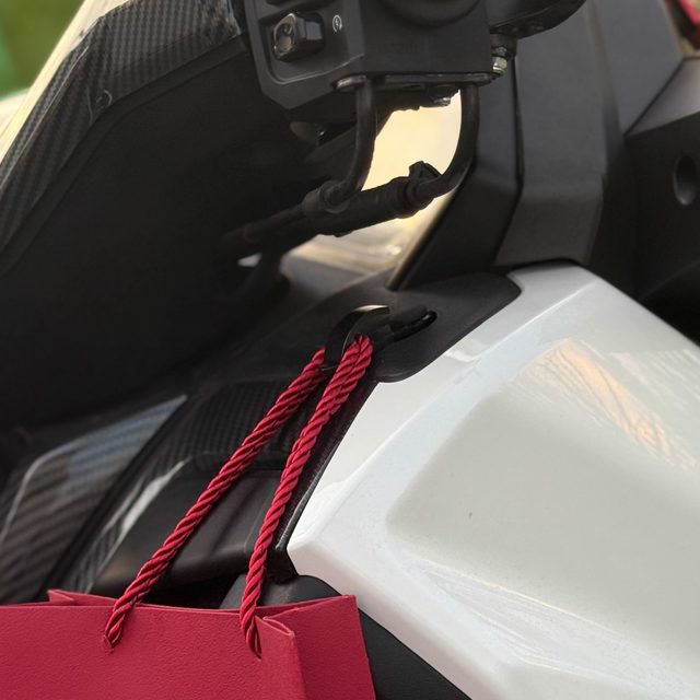 Suitable for 2025 Yamaha NMAX155 hanging hook Modified mini hook Helmet hook Multi-function hook