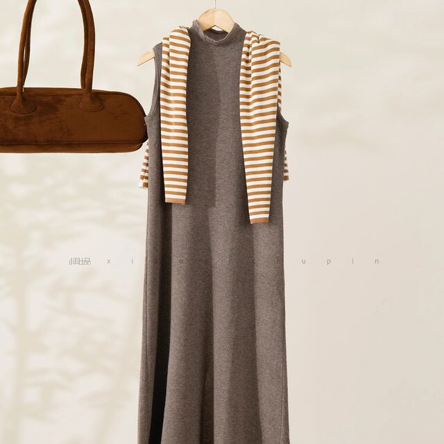 Elegant knitted half-high neck sleeveless dress for women 2025 summer new style literary casual slim temperament vest skirt