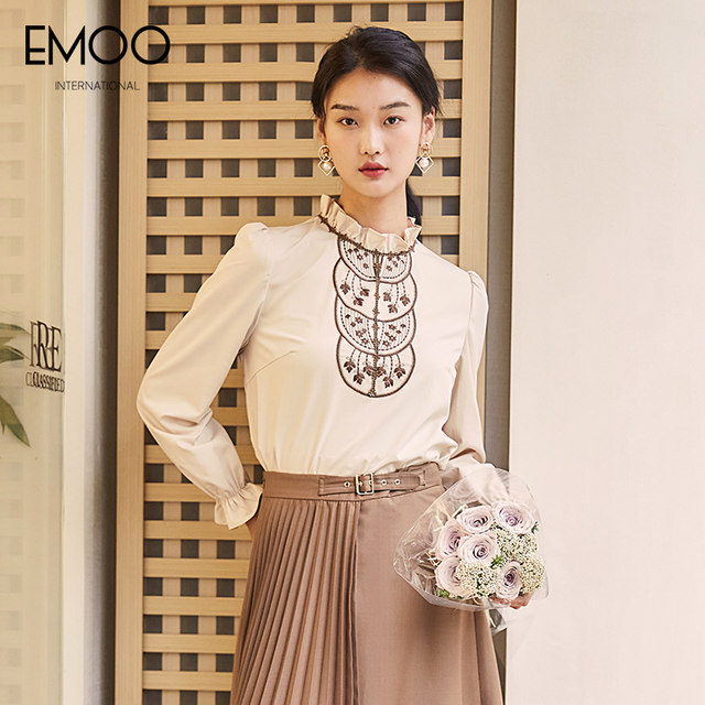 Yangmen long-sleeved shirt women's stand-up collar pleated collar pullover shirt puff sleeves 2025 spring new top commuter