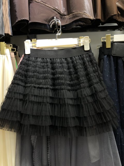 Sweet and age-reducing petite thousand-layer ruffled mesh skirt, short fluffy umbrella skirt, anti-exposure cake skirt