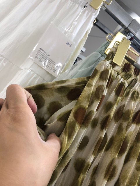 French retro tie-dyed polka dot printed pleated skirt for women with elegant pockets and versatile slim A-line long skirt