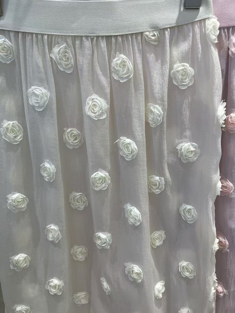 Korea Dongda sweet and atmospheric three-dimensional flower embellishment skirt curtain Korean perspective mesh ruffled straight-tube layered skirt