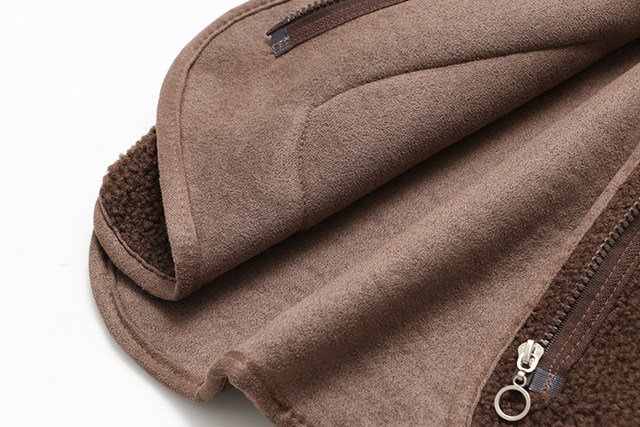 Middle-aged and elderly mothers wear autumn and winter clothes, cold-proof and warm fur integrated fur vest, old lady wears horse clips
