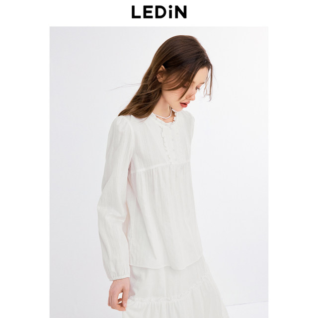 
Lecho round neck lace top new autumn basic versatile light sweet Korean girl full cotton long sleeves