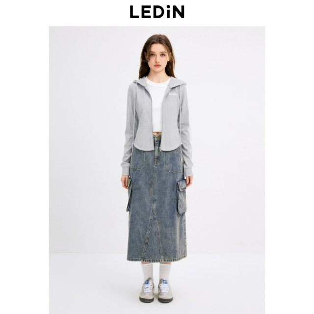 Lechang Gongguang denim skirt autumn new irregular pocket pockets A long skirt retro water washing skirt