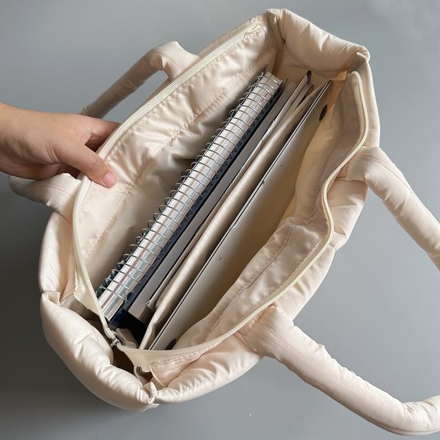 Good products for export and foreign trade! Thickened shock-absorbing soft down bag, shoulder commuter computer bag 13.3 inches, cute daily casual college student class bag, non-shoulder work document bag