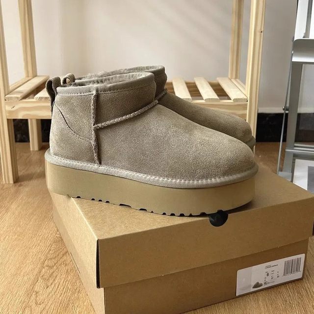 Henan Sangpo Village 2025 new sheepskin one-piece genuine leather wool muffin thick sole heightening snow boots women's short tube