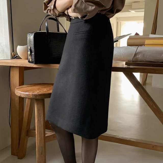 Black temperament commuting versatile one-step skirt woolen skirt mid-length skirt mid-skirt hip small A autumn and winter women